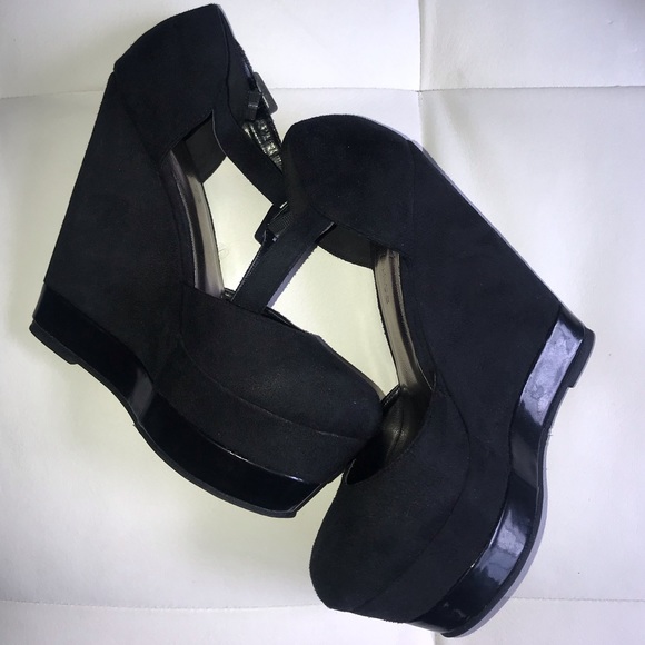 Diva Lounge Round Toe Women’s Platform Wedges - Picture 3 of 8